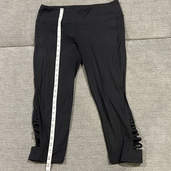 Athleta Black Cropped Workout Pants with Criss Cross Detail Size Large Tall - Picture 3 of 8
